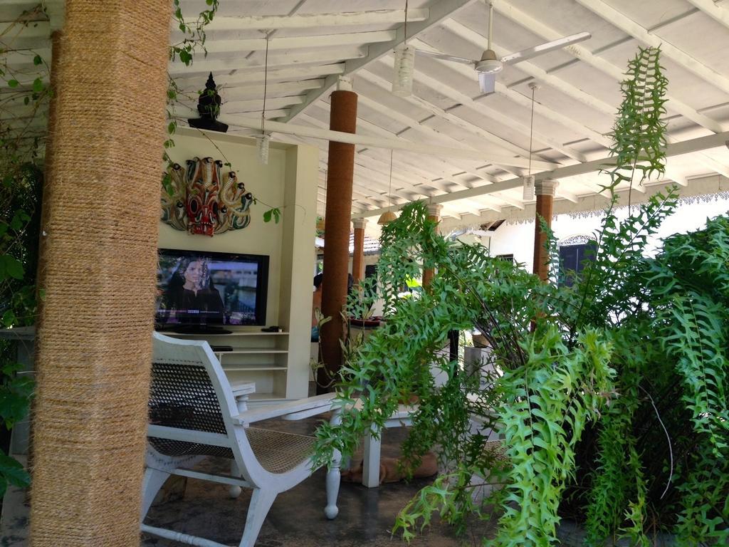 Hotel Fire Dragon Hideaway à Negombo Extérieur photo