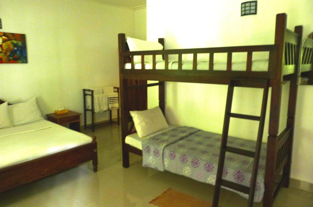 Hotel Fire Dragon Hideaway à Negombo Extérieur photo