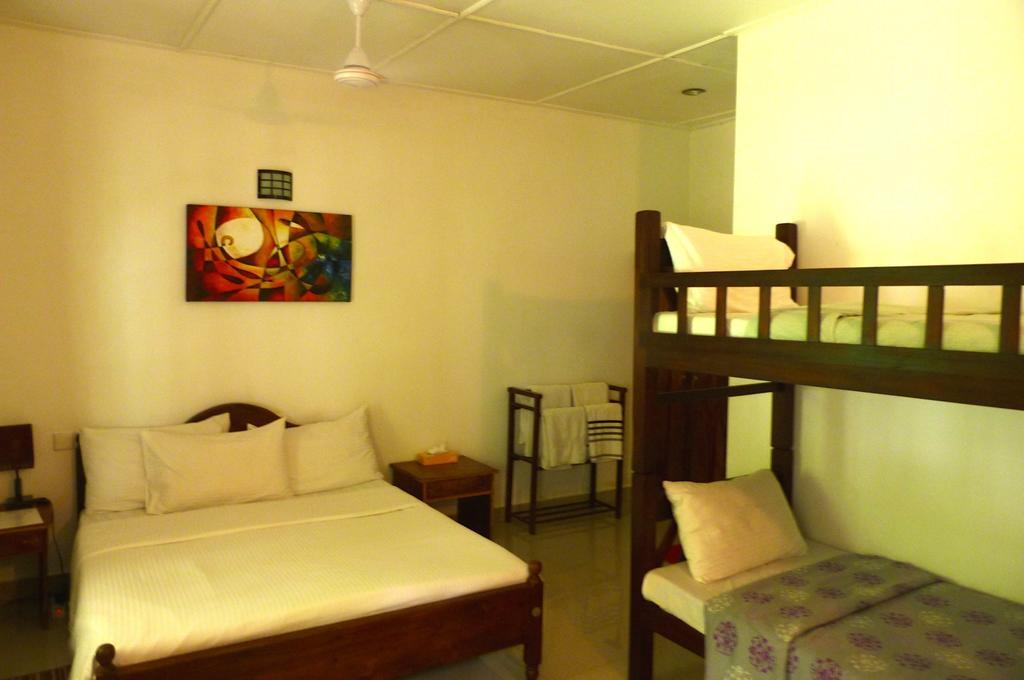 Hotel Fire Dragon Hideaway à Negombo Extérieur photo