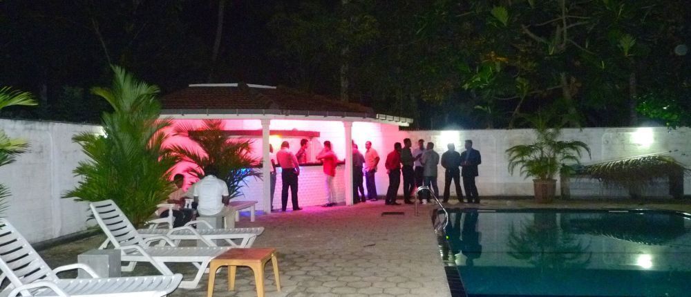 Hotel Fire Dragon Hideaway à Negombo Extérieur photo